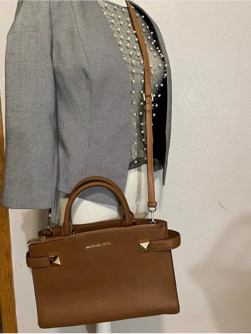 Michael Kors Leather Satchel *Make Me A Reasonable Offer! Everything Must Go!* - Picture 3 of 11